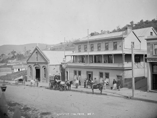 The Royal Hotel in the late 1860s. Photo by D.A. De Maus, Alexander Turnbull Library 1/1-002555-G.