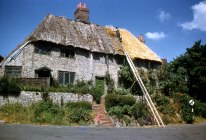 Thatching in the Home Counties. Hardwicke Knight photographer.